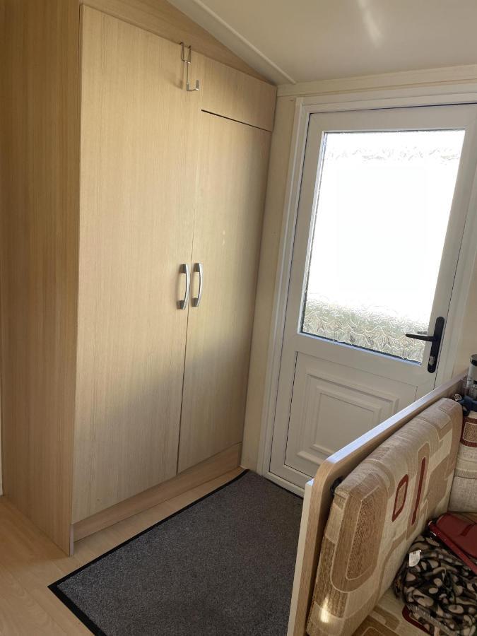 6 Berth Pet Friendly Caravan On Sandy Glade Berrow ภายนอก รูปภาพ
