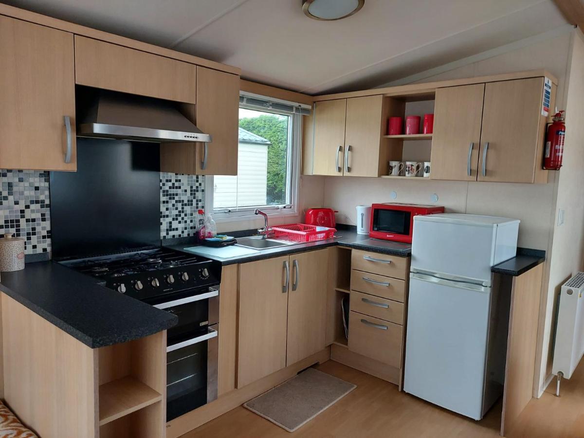 6 Berth Pet Friendly Caravan On Sandy Glade Berrow ภายนอก รูปภาพ