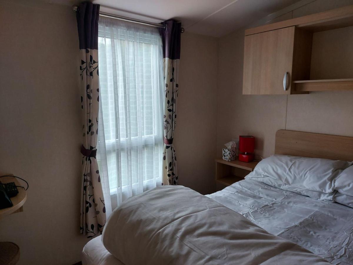 6 Berth Pet Friendly Caravan On Sandy Glade Berrow ภายนอก รูปภาพ