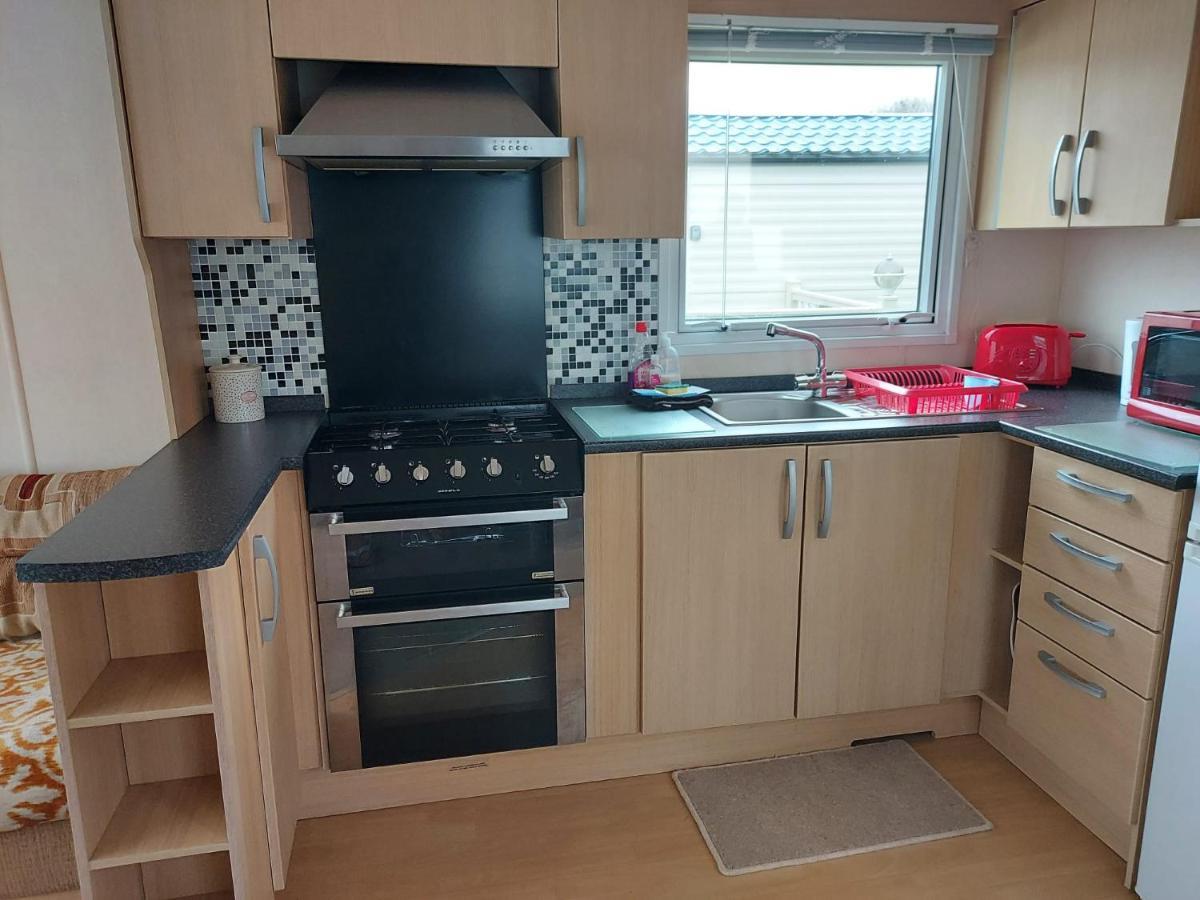 6 Berth Pet Friendly Caravan On Sandy Glade Berrow ภายนอก รูปภาพ