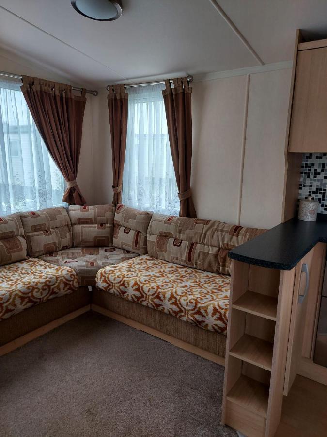 6 Berth Pet Friendly Caravan On Sandy Glade Berrow ภายนอก รูปภาพ